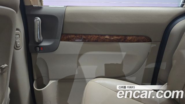 Kia Canival 2014 — photo 15