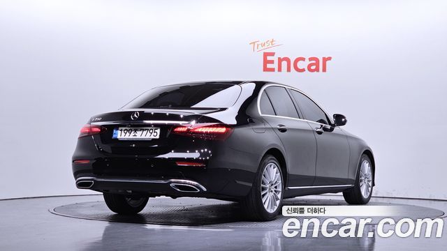 Mercedes-Benz E-Class 2021 — photo 2