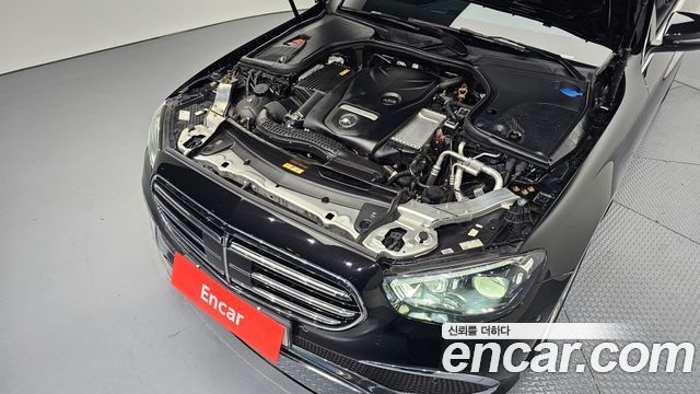 Mercedes-Benz E-Class 2021 — photo 6