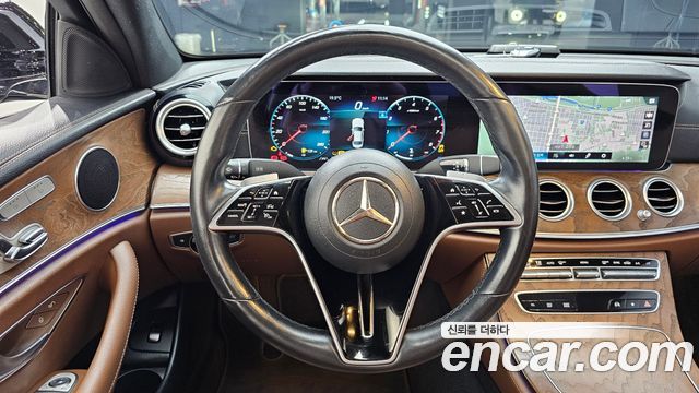 Mercedes-Benz E-Class 2021 — photo 19