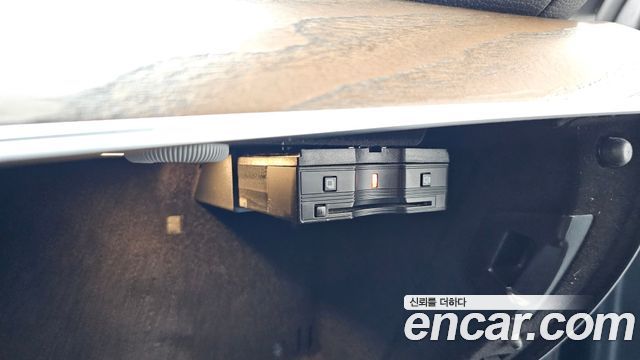Mercedes-Benz E-Class 2021 — photo 29