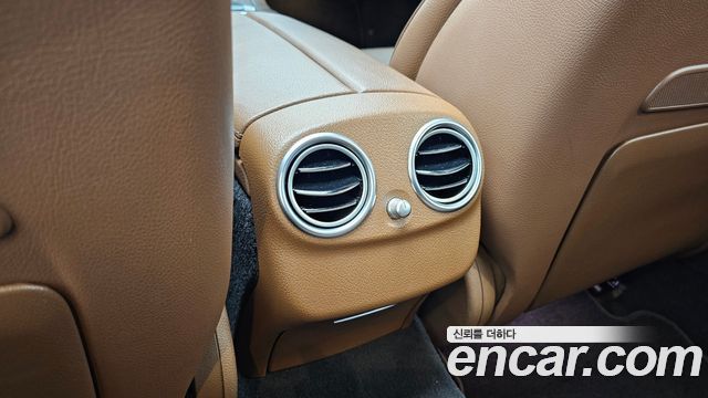 Mercedes-Benz E-Class 2021 — photo 30