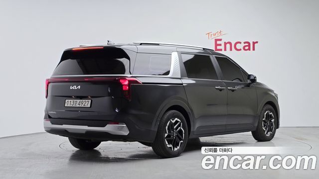 Kia Canival 2025 — photo 2