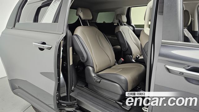 Kia Canival 2025 — photo 12
