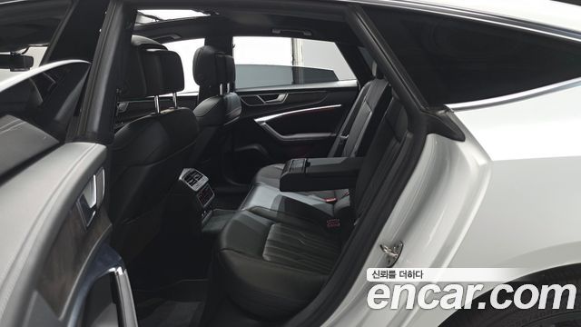 Audi A7 2020 — photo 18