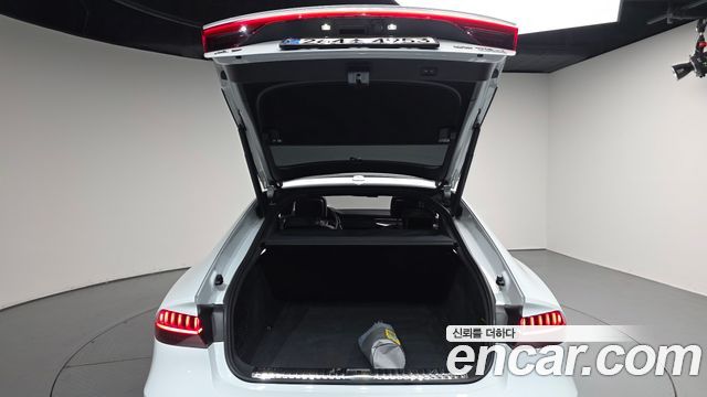 Audi A7 2020 — photo 26