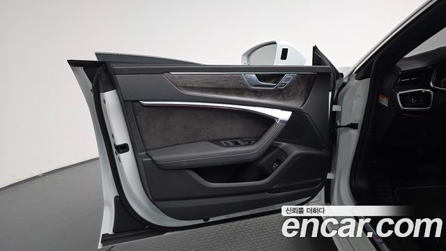 Audi A7 2020 — photo 14