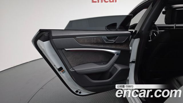 Audi A7 2020 — photo 15