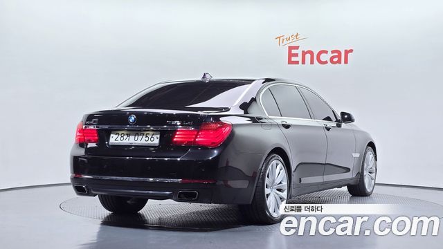 BMW 7-Series 2015 — photo 2