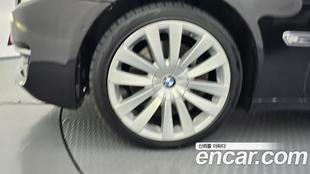 BMW 7-Series 2015 — photo 5