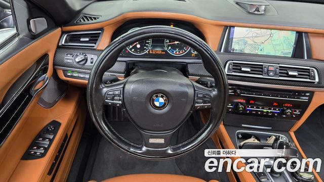 BMW 7-Series 2015 — photo 13