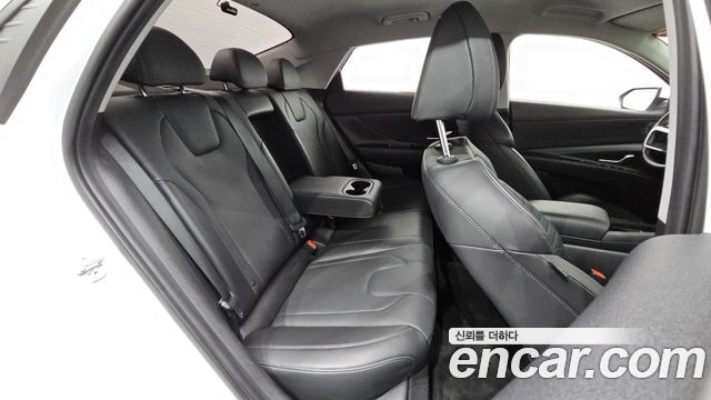 Hyundai AVANTE 2023 — photo 17