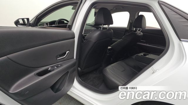 Hyundai AVANTE 2023 — photo 16