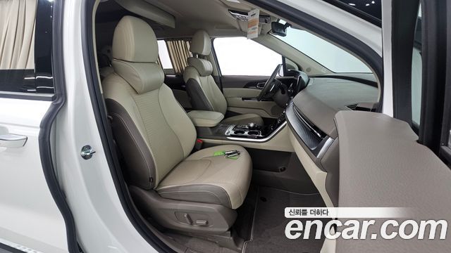 Kia Canival 2023 — photo 17