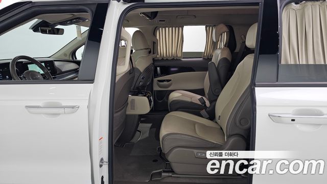 Kia Canival 2023 — photo 18