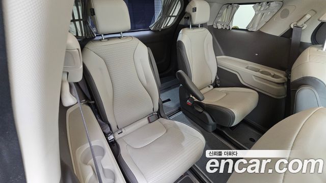 Kia Canival 2023 — photo 19