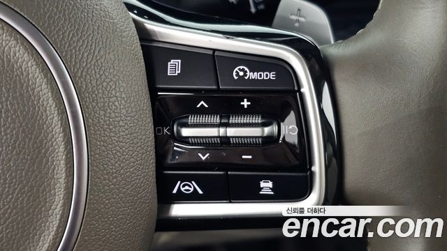 Kia Canival 2023 — photo 24