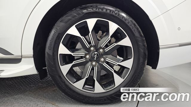 Kia Canival 2023 — photo 7