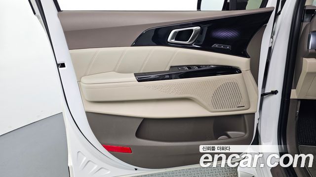 Kia Canival 2023 — photo 14