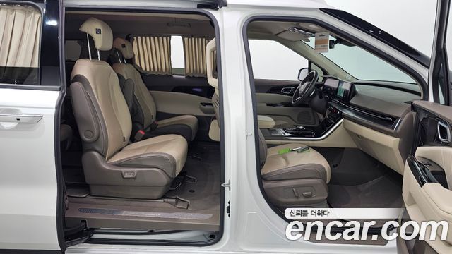 Kia Canival 2023 — photo 16