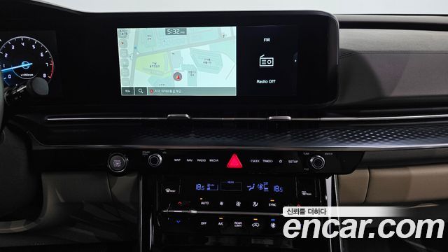 Kia Canival 2023 — photo 27