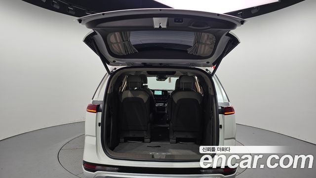 Kia Canival 2023 — photo 37