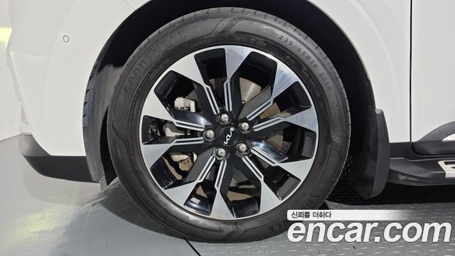 Kia Canival 2023 — photo 5