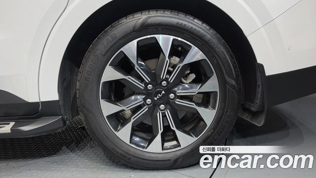 Kia Canival 2023 — photo 7