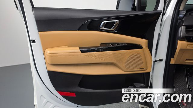 Kia Canival 2023 — photo 14