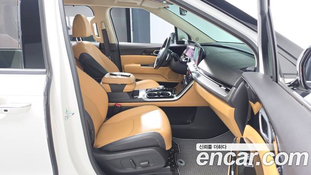 Kia Canival 2023 — photo 16