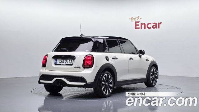 Mini Cooper 2022 — photo 2