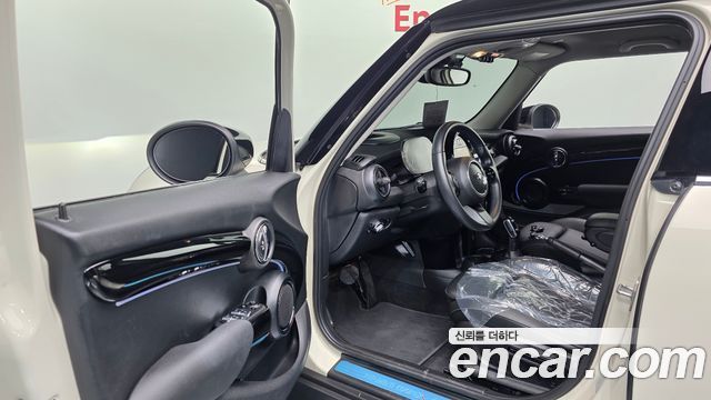 Mini Cooper 2022 — photo 13