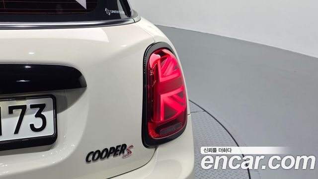 Mini Cooper 2022 — photo 9