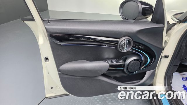 Mini Cooper 2022 — photo 14
