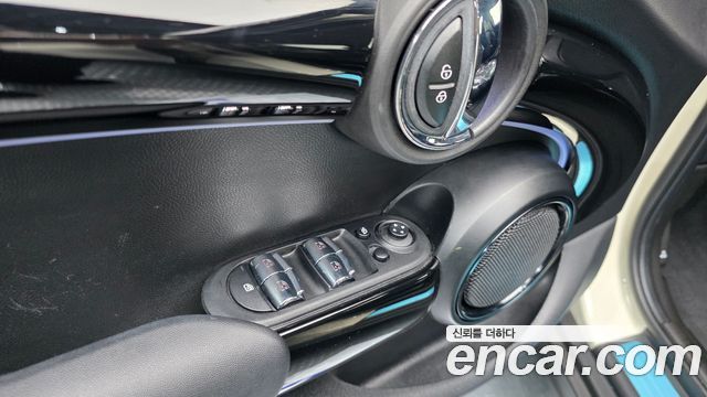 Mini Cooper 2022 — photo 27