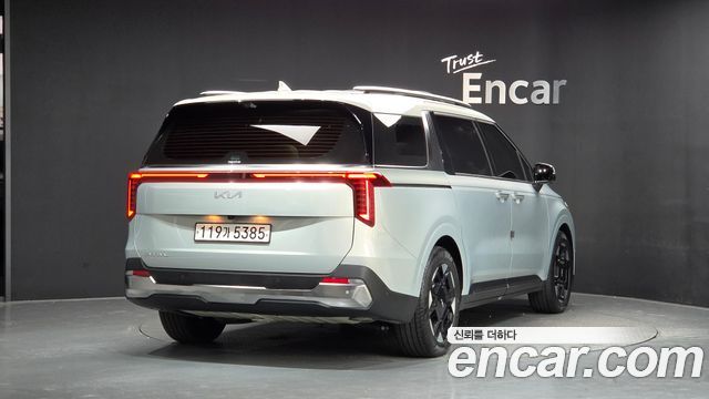 Kia Canival 2025 — photo 2