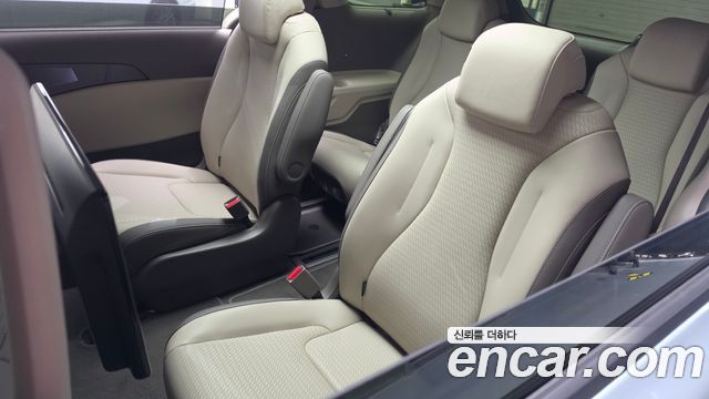 Kia Canival 2025 — photo 30