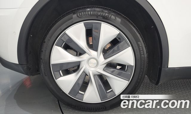 Tesla Model Y 2022 — photo 5