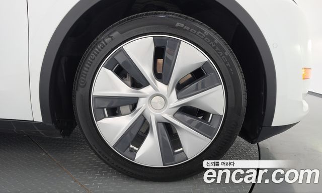 Tesla Model Y 2022 — photo 7