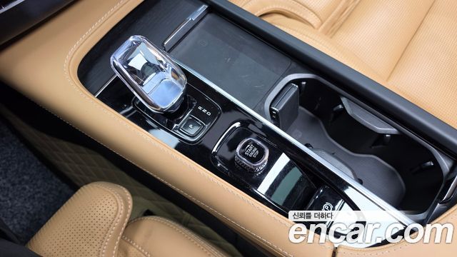 Volvo XC90 2024 — photo 12