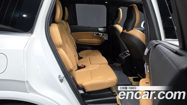 Volvo XC90 2024 — photo 17