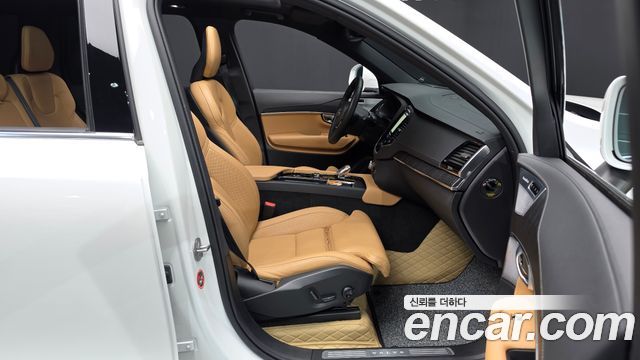 Volvo XC90 2024 — photo 16