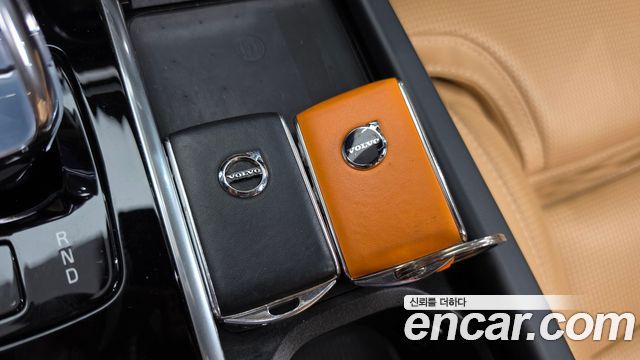 Volvo XC90 2024 — photo 28