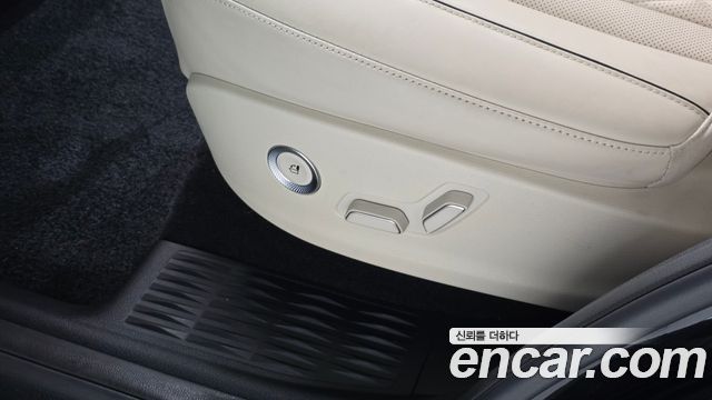 Genesis GV80 2023 — photo 35