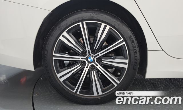 BMW 3-Series 2025 — photo 5