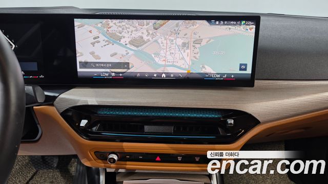BMW 3-Series 2025 — photo 18