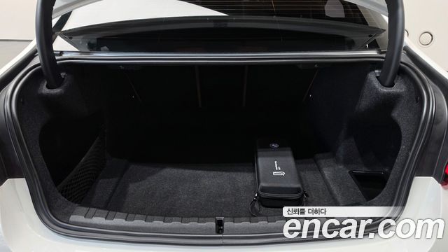 BMW 3-Series 2025 — photo 23