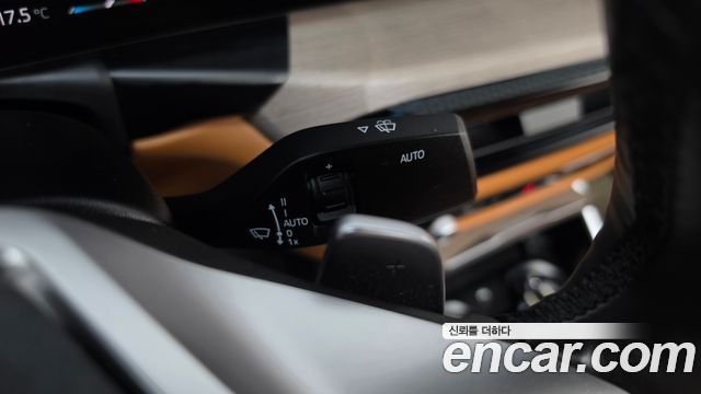 BMW 3-Series 2025 — photo 26