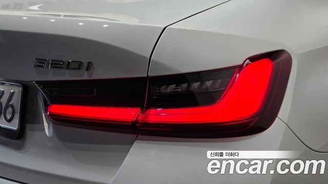 BMW 3-Series 2025 — photo 8