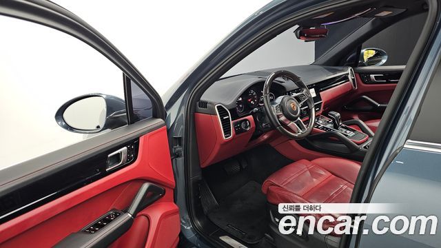 Porsche Cayenne 2019 — photo 13